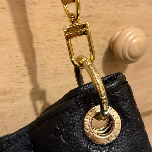Louis Vuitton Hobo Bag - Picture 11 of 13